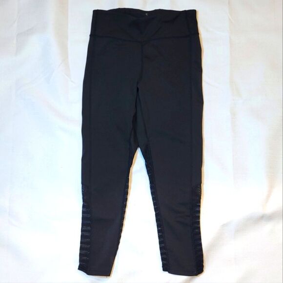 Adrienne Vittadini Black Mesh Netting Leg Capris Size Small - Picture 1 of 9